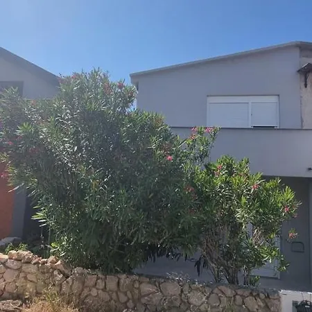 Apartman Moni *