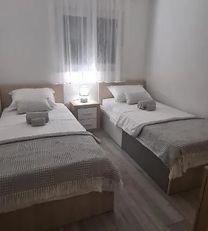 Apartman Moni Appartamento Vir