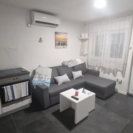 Apartman Moni Vir