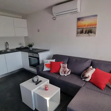 Moni Apartmán *