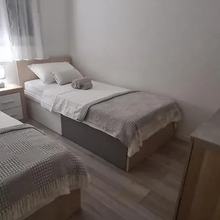 Apartament Moni